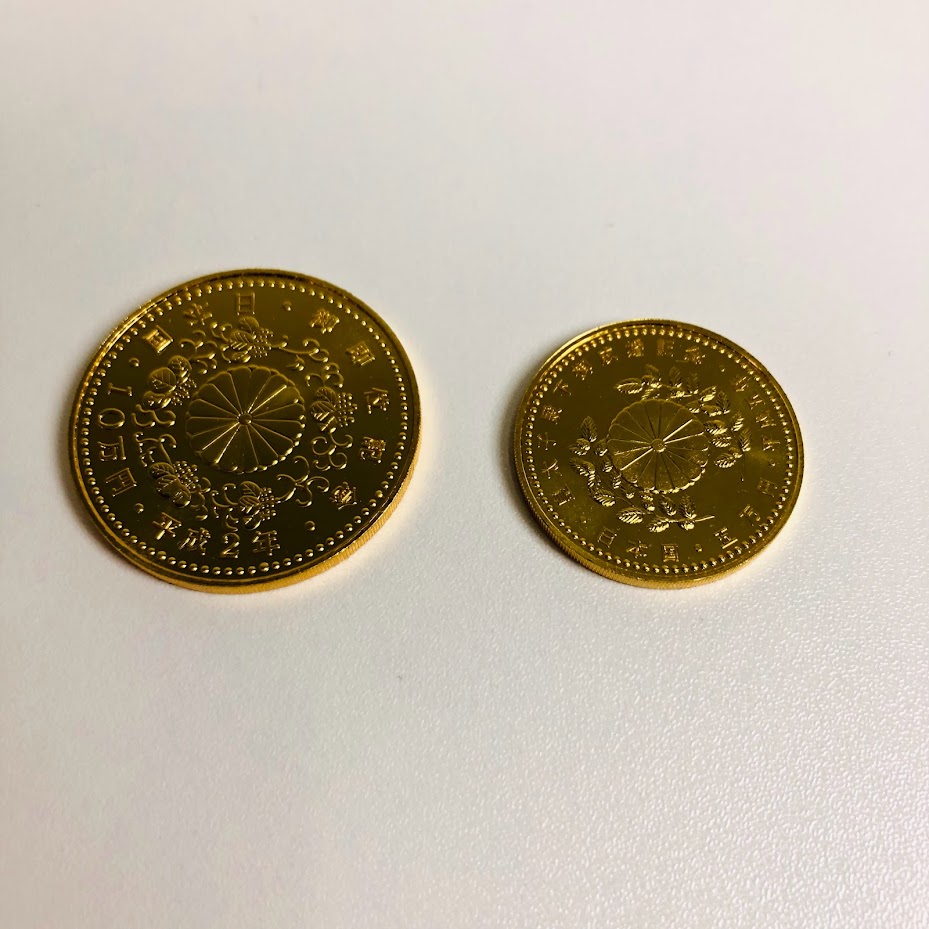 天皇陛下御即位記念金貨・皇太子殿下御成婚記念金貨　裏面