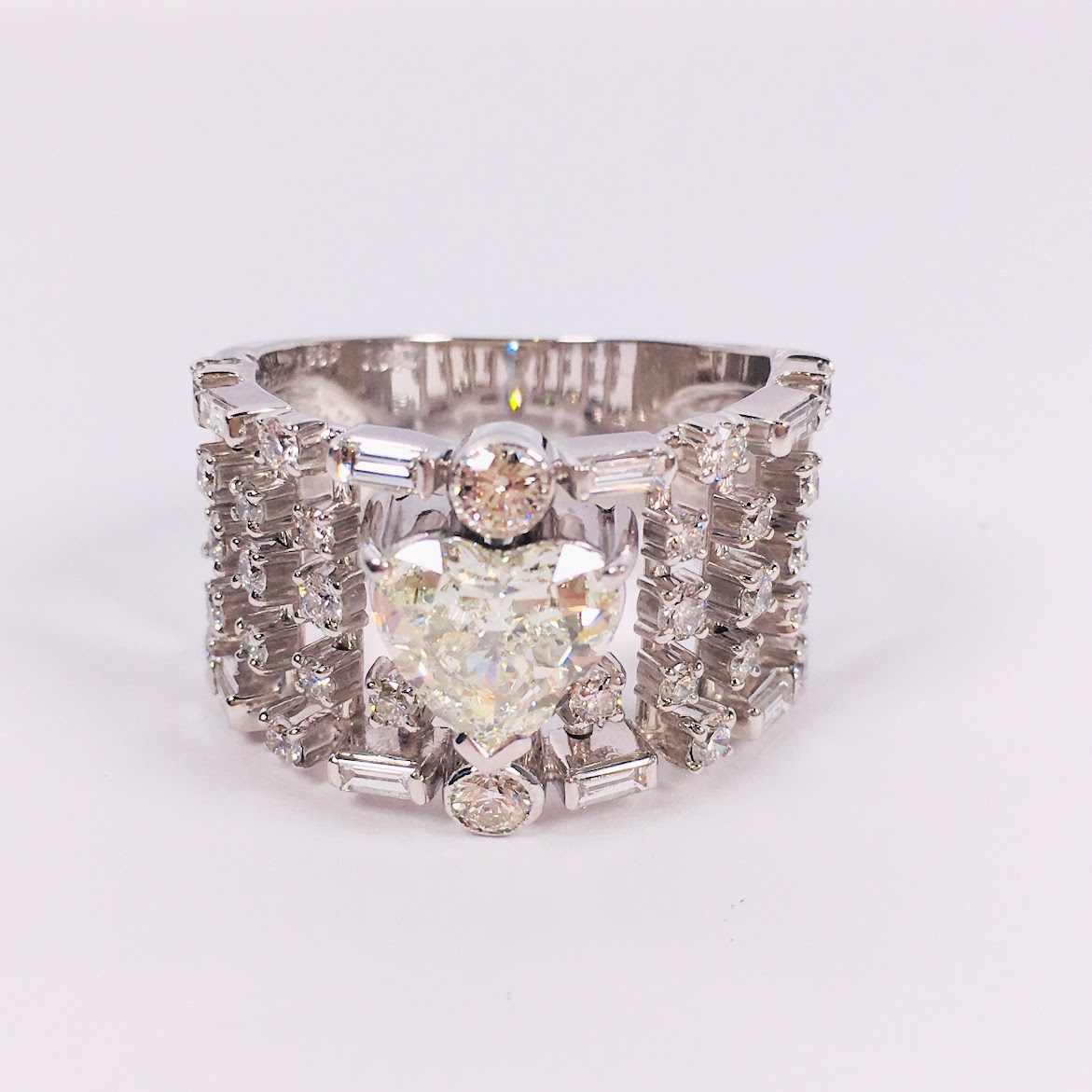 Pt900_ダイヤモンド_ハート_1.565ct_リング