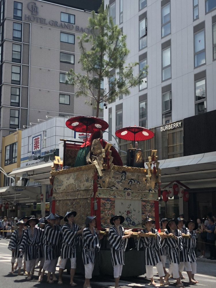 祇園祭 山鉾巡行 後祭 京都 四条 買取 河原町 烏丸 まねきや京都四条本店