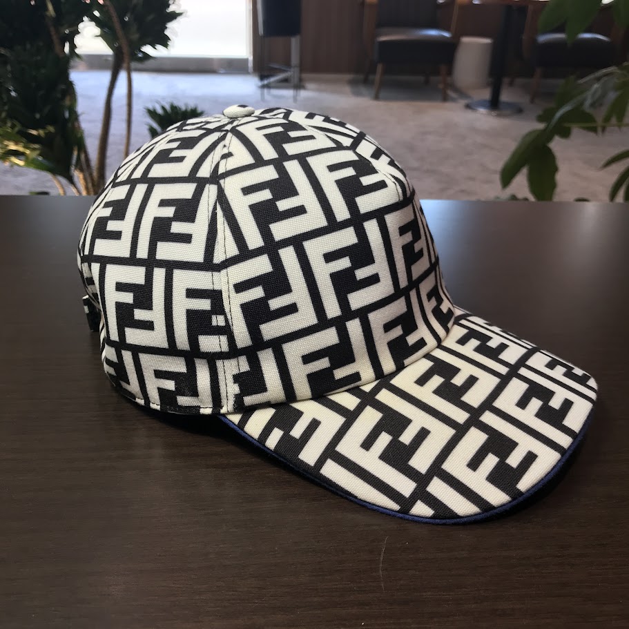 フェンディ ロゴキャップ FXQ768