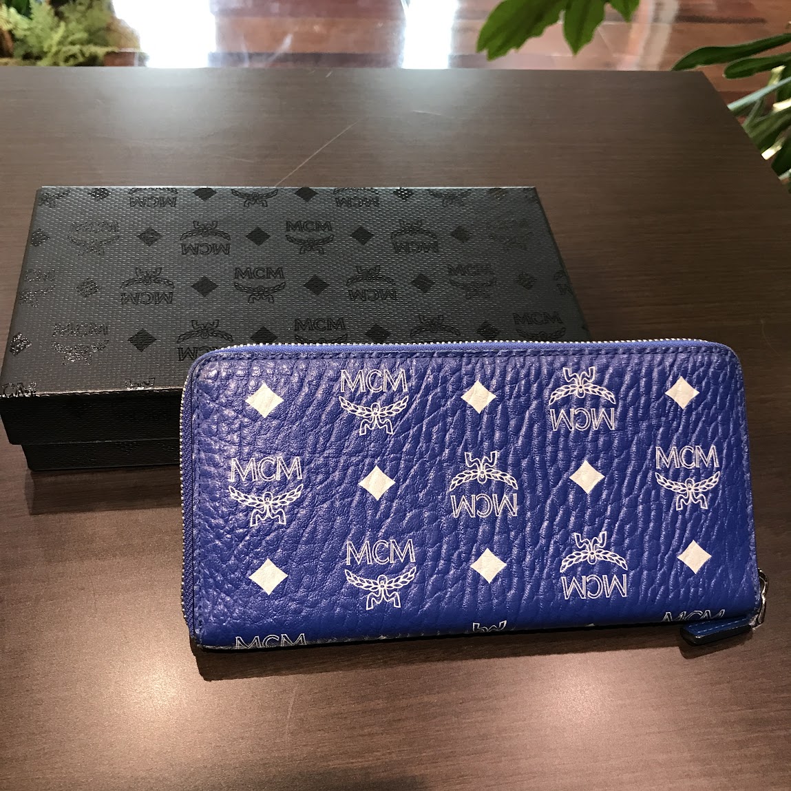 MCM ラウンドファスナー長財布