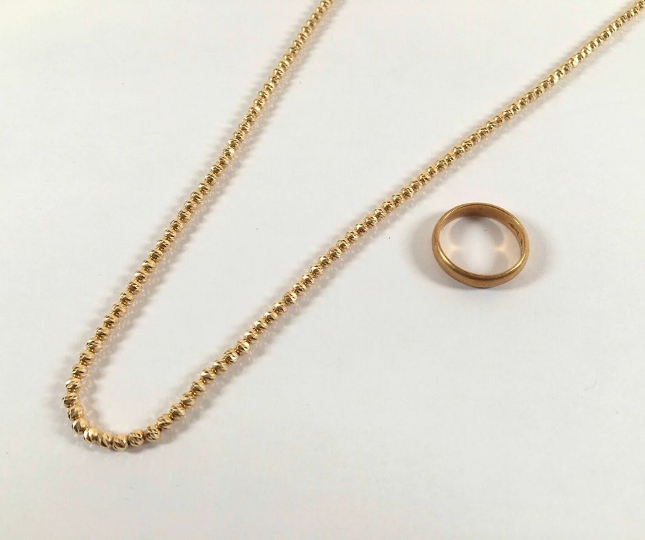【貴金属買取】K18ネックレスリング